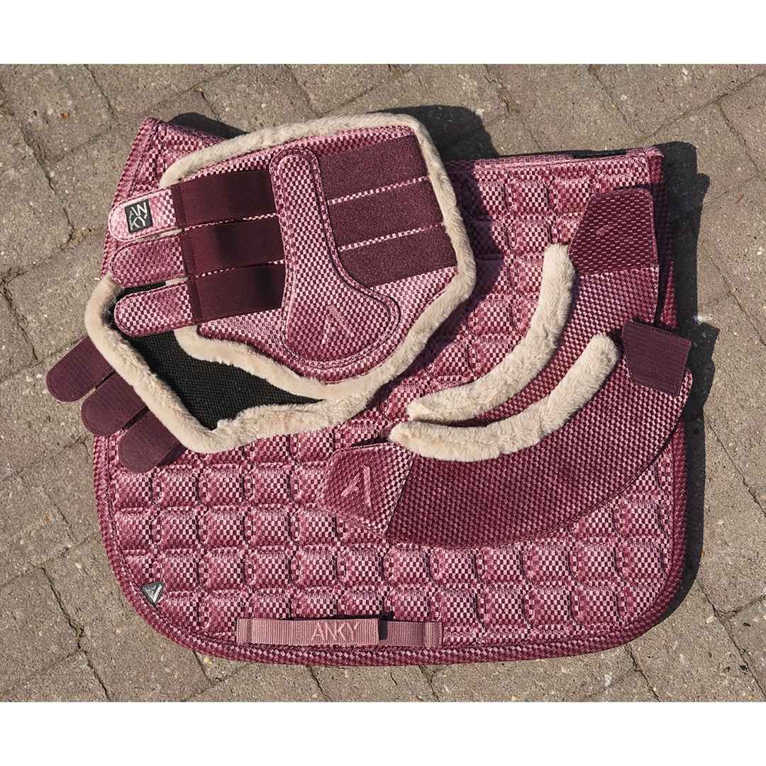 Dresurna podsedlica Anky Check Velvet